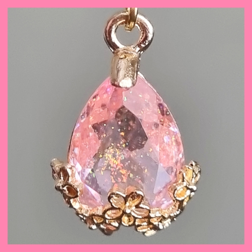 Necklace | Sparkle Pendant | Gorgeous, Glamourous & Glitzy 🩷 - Picture 5 of 11